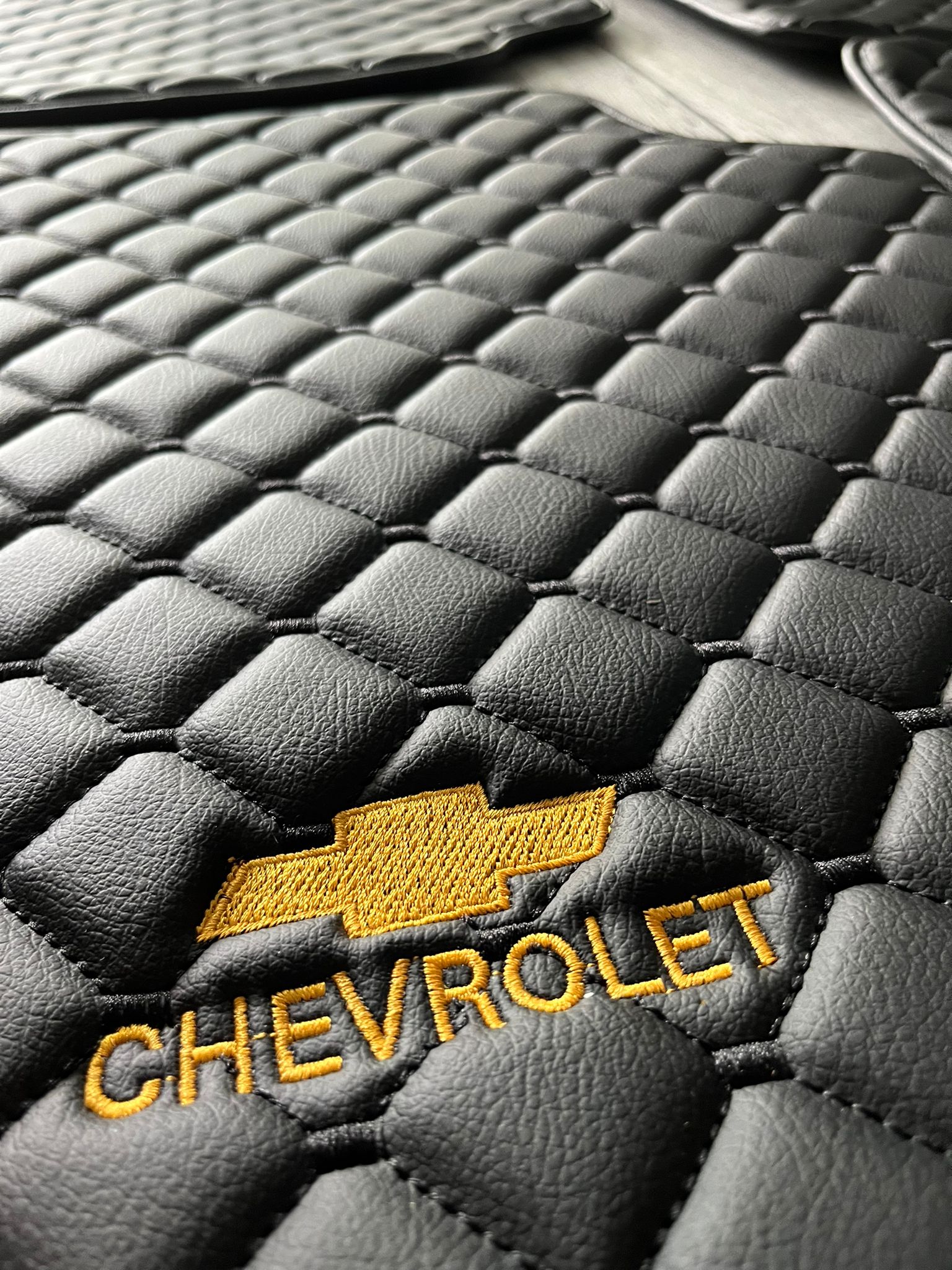 Chevrolet todos los modelos tapetes impermeables personalizados para el piso de Chevrolet ✅ cuero ✅ revestimiento de alfombra delantera trasera ✅ Juego de tapetes para el piso del auto Chevrolet